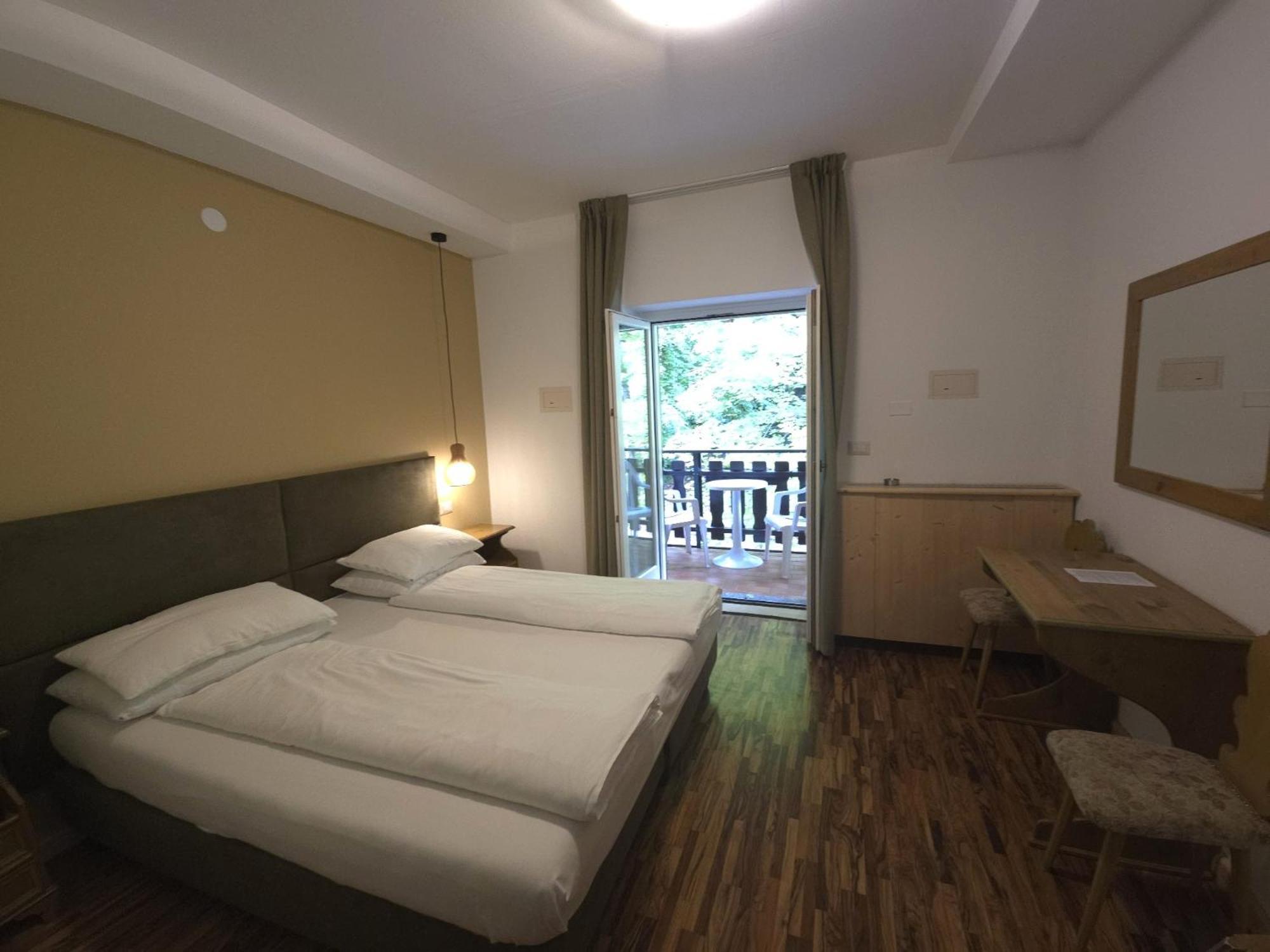 Lago Park Hotel Molveno Exterior photo